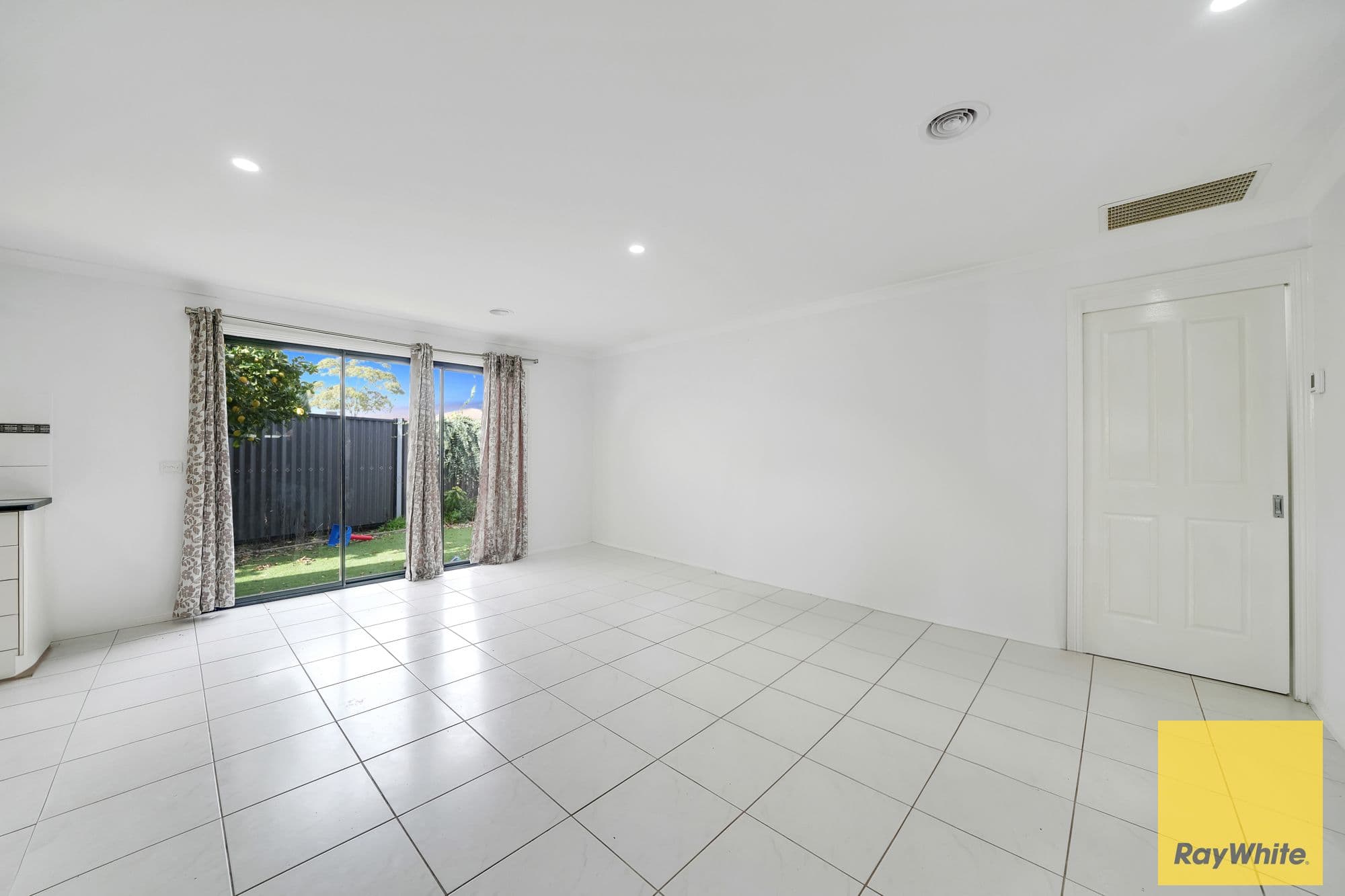 26A Pelican Place, Werribee VIC 3030, Werribee - Thumbnail 4