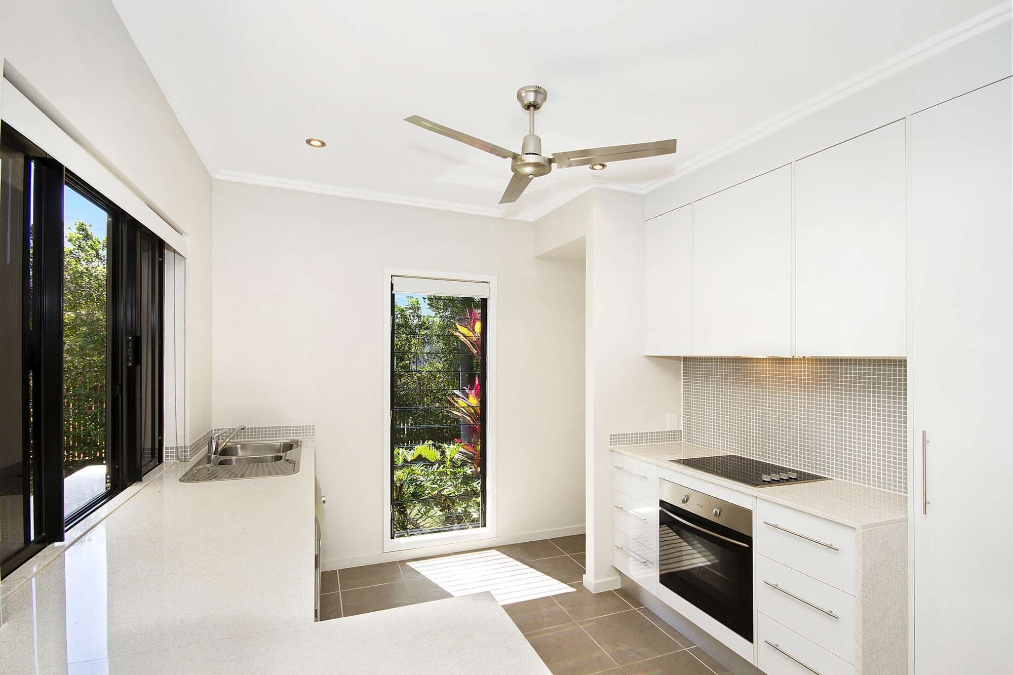 10 Gerard Street, CURRAJONG QLD 4812, Currajong - Thumbnail 3