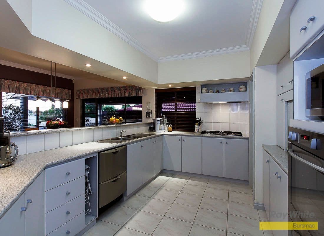 18 Southpointe Crescent, BALLAJURA WA 6066, Ballajura - Thumbnail 7