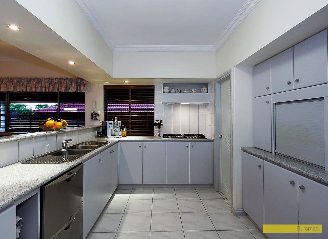 18 Southpointe Crescent, BALLAJURA WA 6066, Ballajura - Thumbnail 8