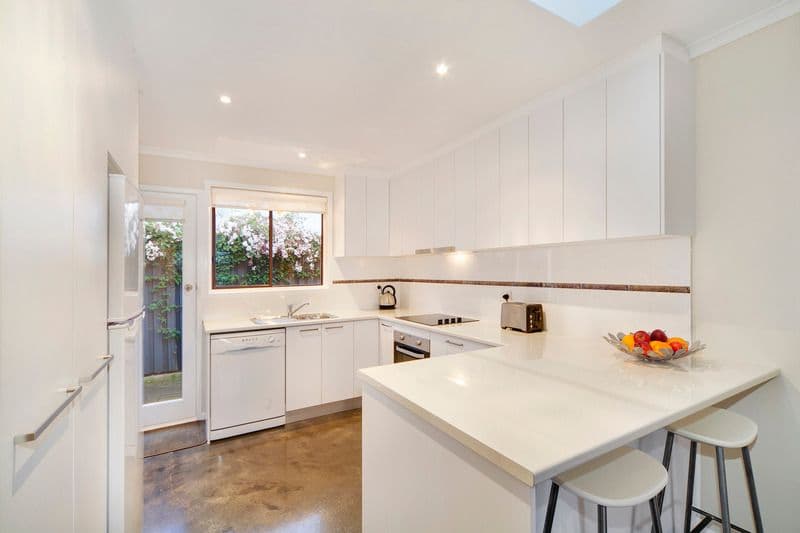 24 Bear Street, MORDIALLOC VIC 3195, Mordialloc - Thumbnail 2