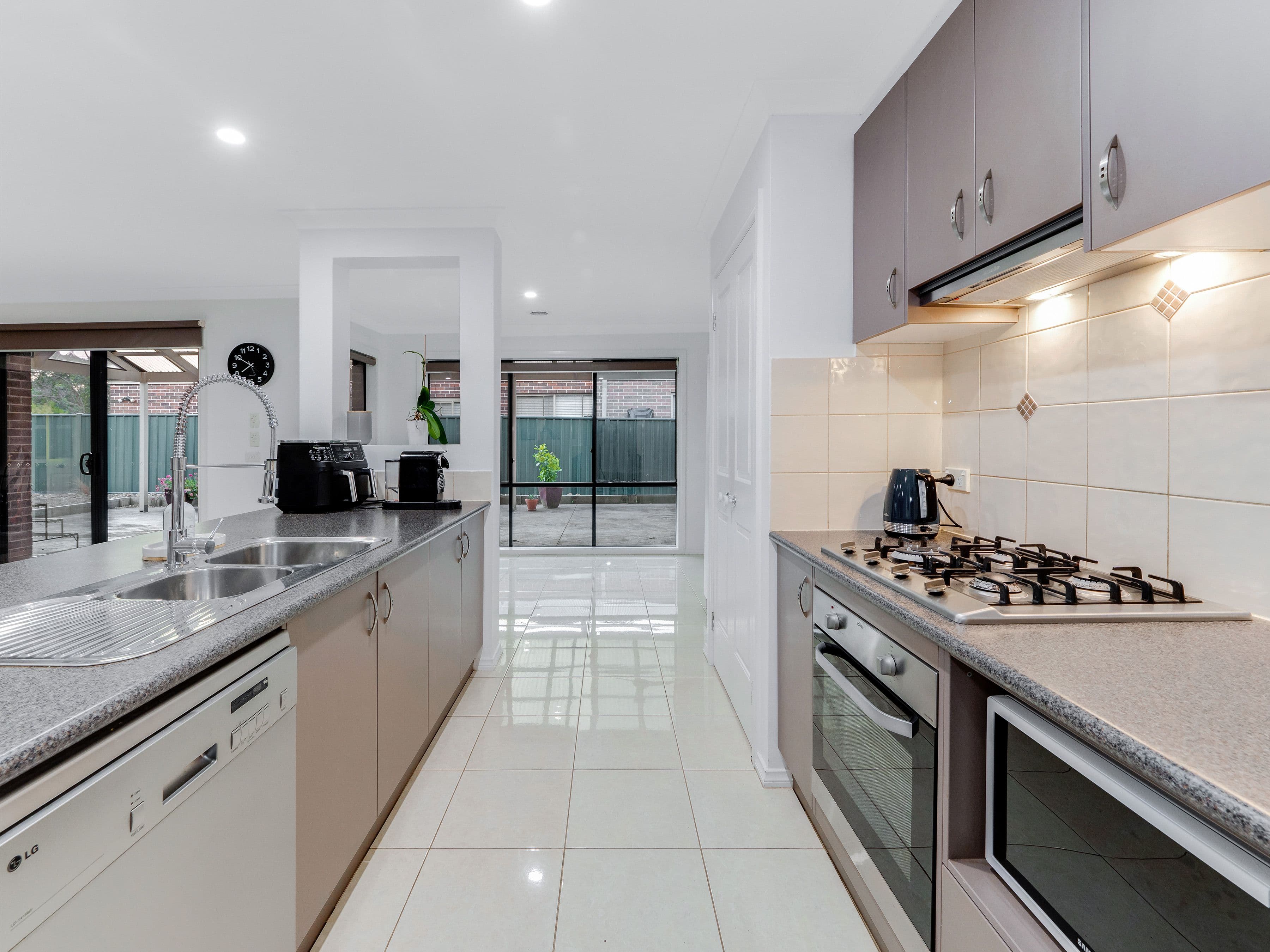 9 Galway Place, Cranbourne VIC 3977, Cranbourne - Thumbnail 5