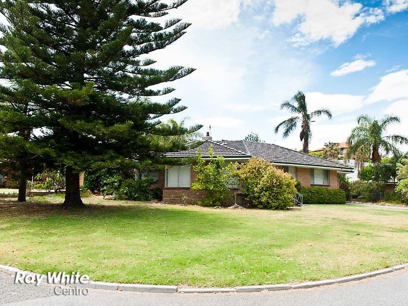 21 Templetonia Crescent, CITY BEACH WA 6015, City Beach - Thumbnail 2