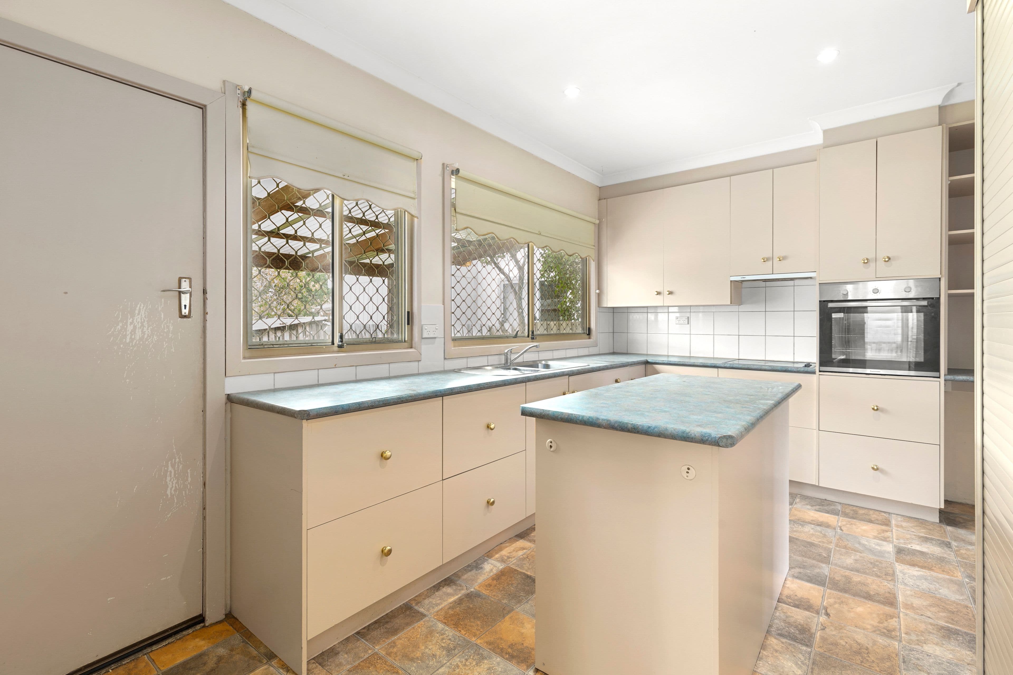 24 Georgia Grove, Corio VIC 3214, Corio - Thumbnail 3