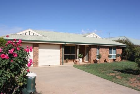 17 Katrina Circuit, COROWA NSW 2646, Corowa - Image 1
