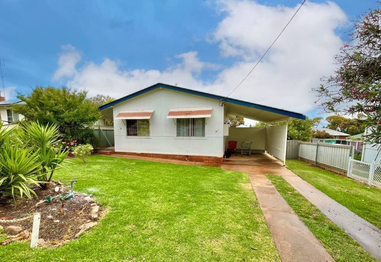 9 Gallop Avenue, Parkes NSW 2870, Parkes - Image 1