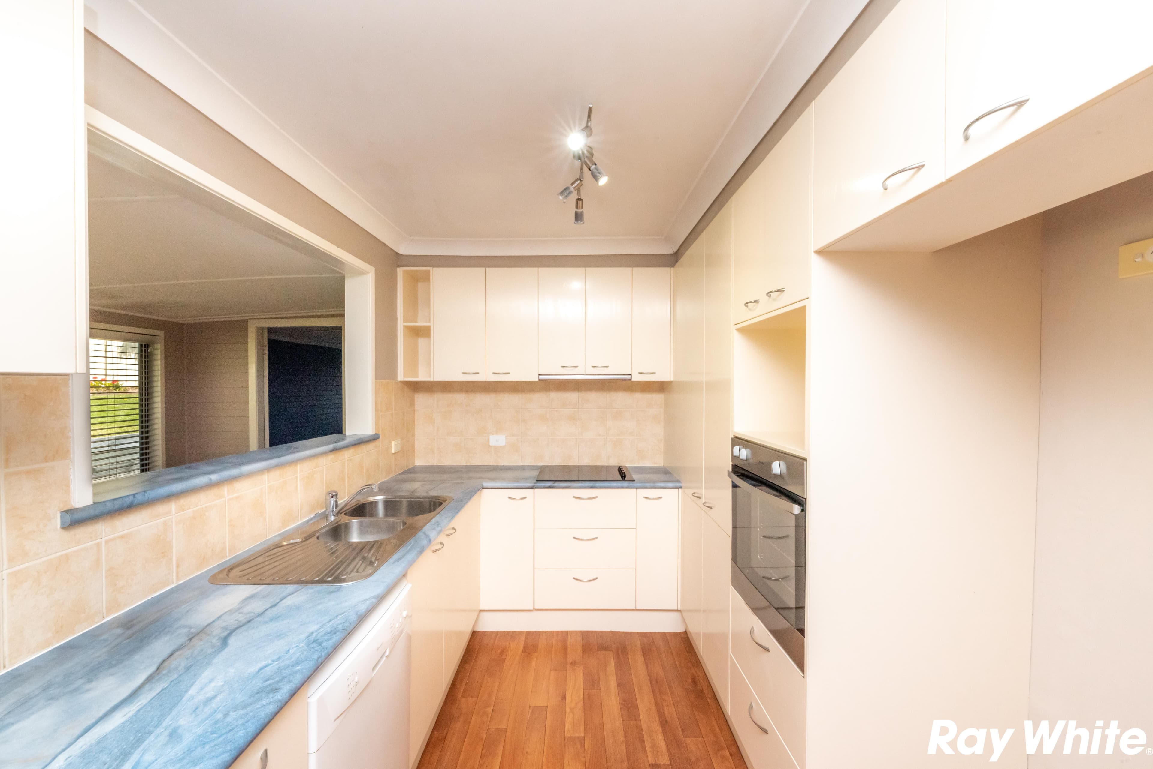 61 Seabreeze Parade, Green Point - Thumbnail 2