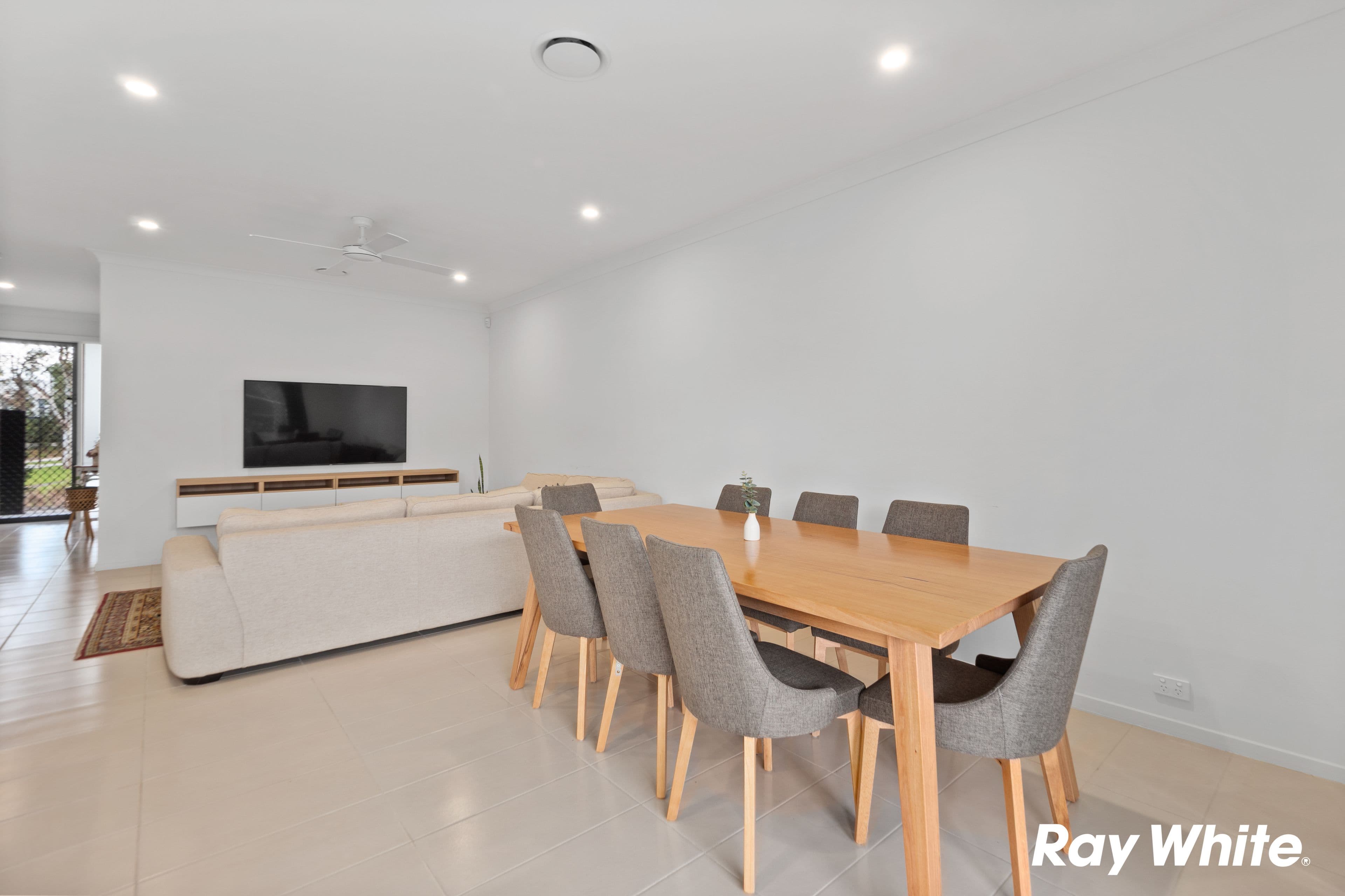 19 Essence Glade, Blacktown NSW 2148, Blacktown - Thumbnail 5