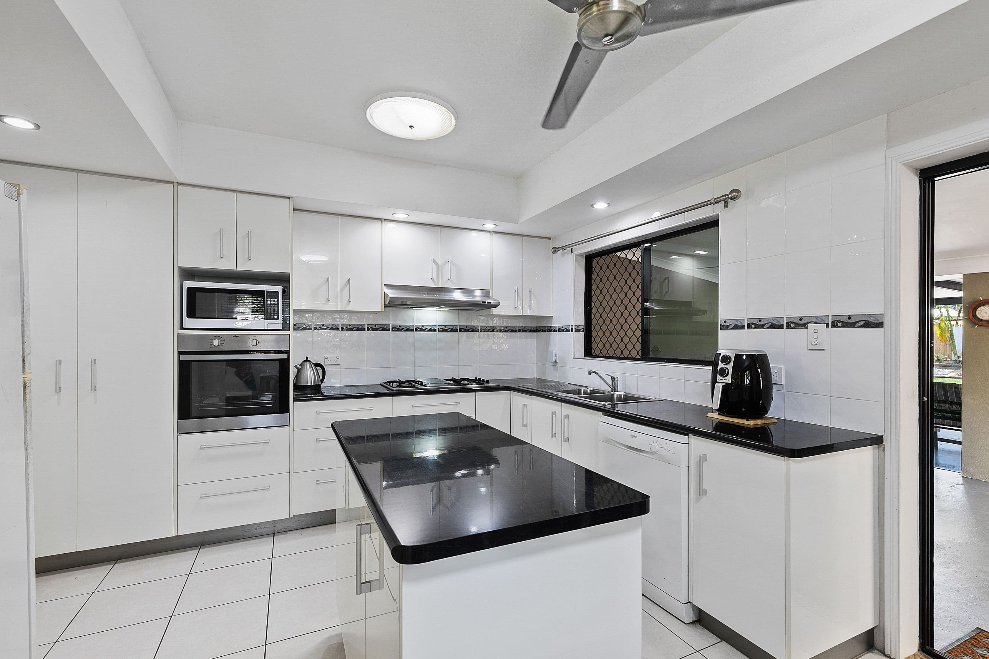 6 Banool Close, White Rock QLD 4868, White Rock - Thumbnail 2