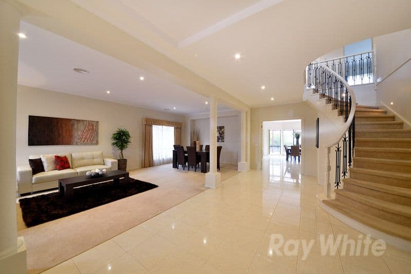 5 Seminary Crescent, SCORESBY VIC 3179, Scoresby - Thumbnail 2