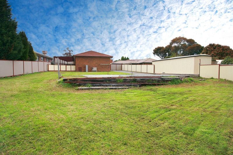 7 Redleap Court, ENDEAVOUR HILLS VIC 3802, Endeavour Hills - Thumbnail 2