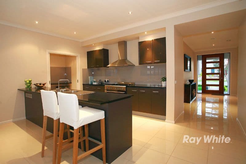 28 Mannavue Boulevard, CRANBOURNE NORTH VIC 3977, Cranbourne North - Thumbnail 2