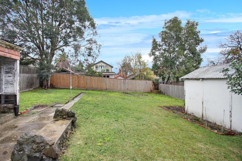 21 Wahroongaa Road, MURRUMBEENA VIC 3163, Murrumbeena - Thumbnail 2