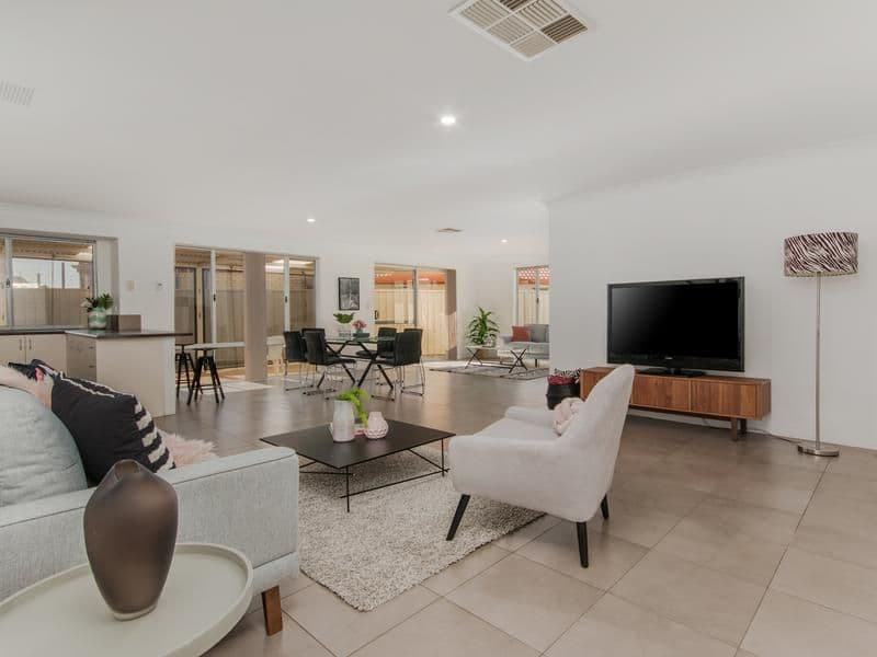 28 Lismore Ridge, Lakelands WA 6180, Lakelands - Thumbnail 2