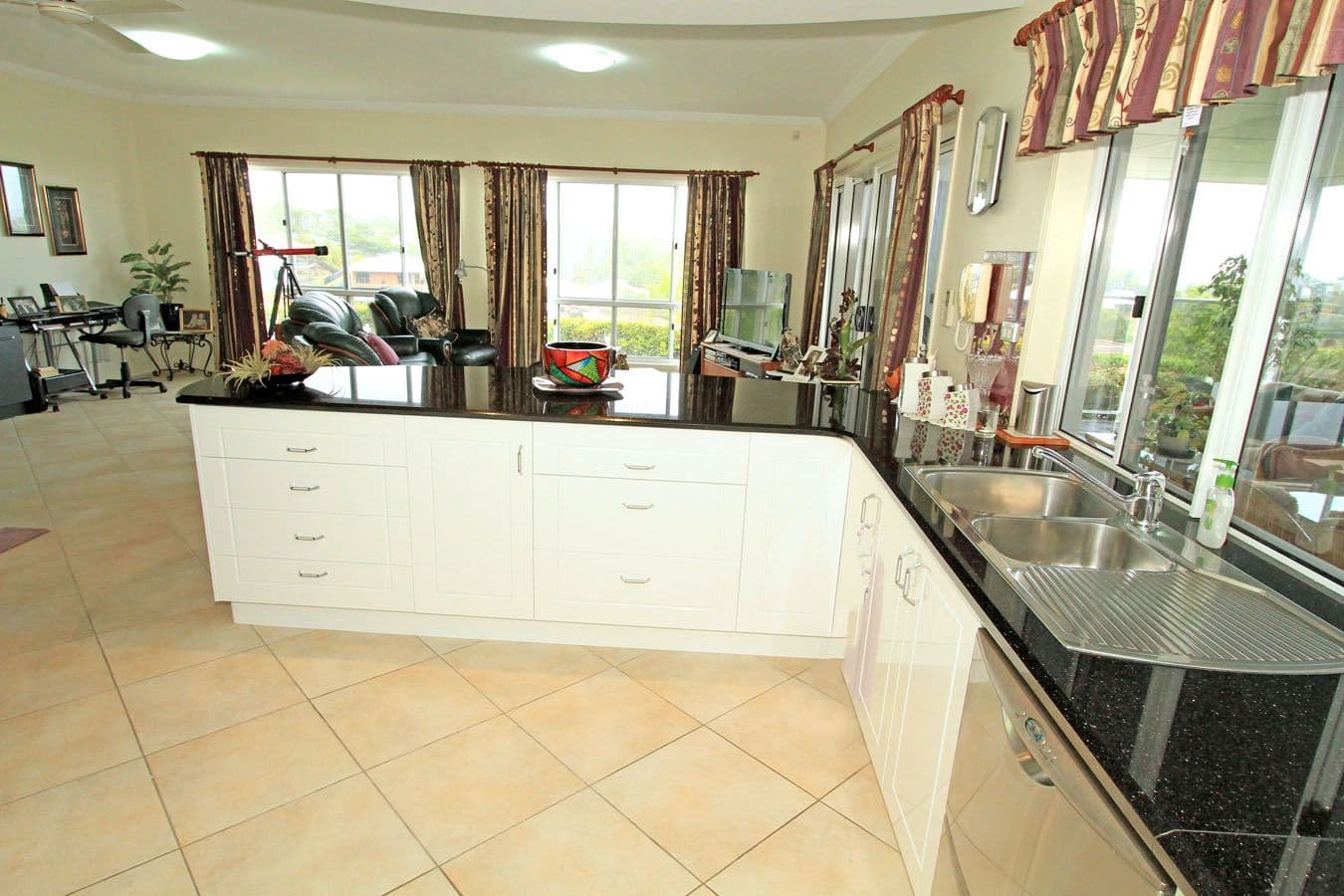 7 Atlantic Drive, YEPPOON QLD 4703, Yeppoon - Thumbnail 5
