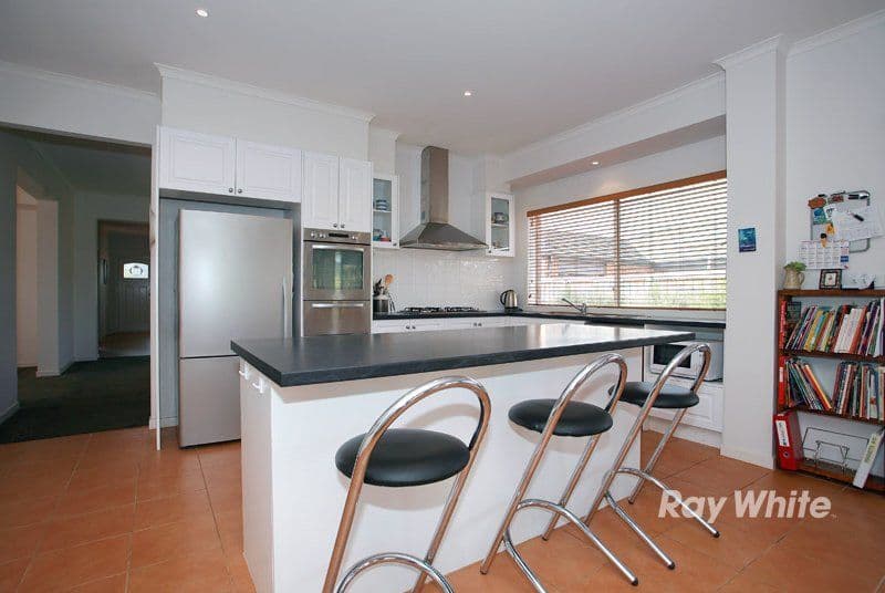 14 Forest Oak Court, CRANBOURNE VIC 3977, Cranbourne - Thumbnail 2