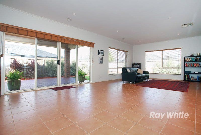 14 Forest Oak Court, CRANBOURNE VIC 3977, Cranbourne - Thumbnail 3