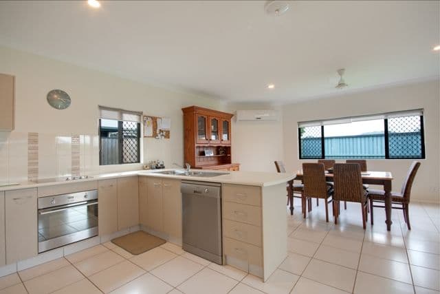 15 Springbrook Avenue, REDLYNCH QLD 4870, Redlynch - Thumbnail 3