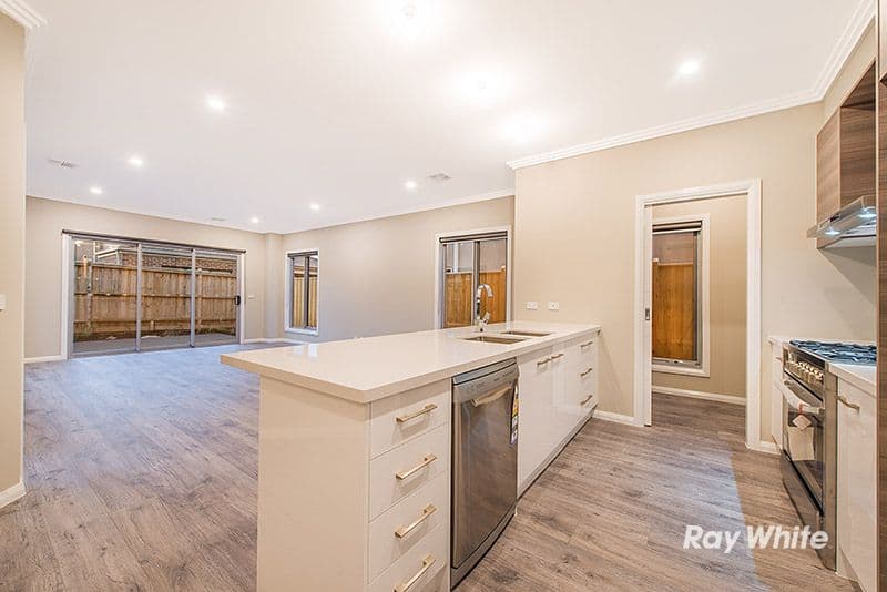 5 Symons Street, Cranbourne East VIC 3977, Cranbourne East - Image 1