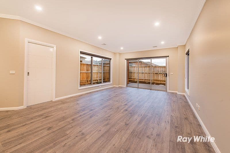 5 Symons Street, Cranbourne East VIC 3977, Cranbourne East - Thumbnail 4