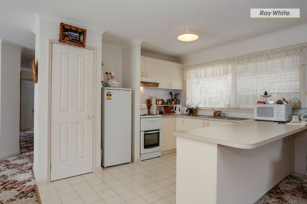 135 First Avenue, ROSEBUD VIC 3939, Rosebud - Thumbnail 2