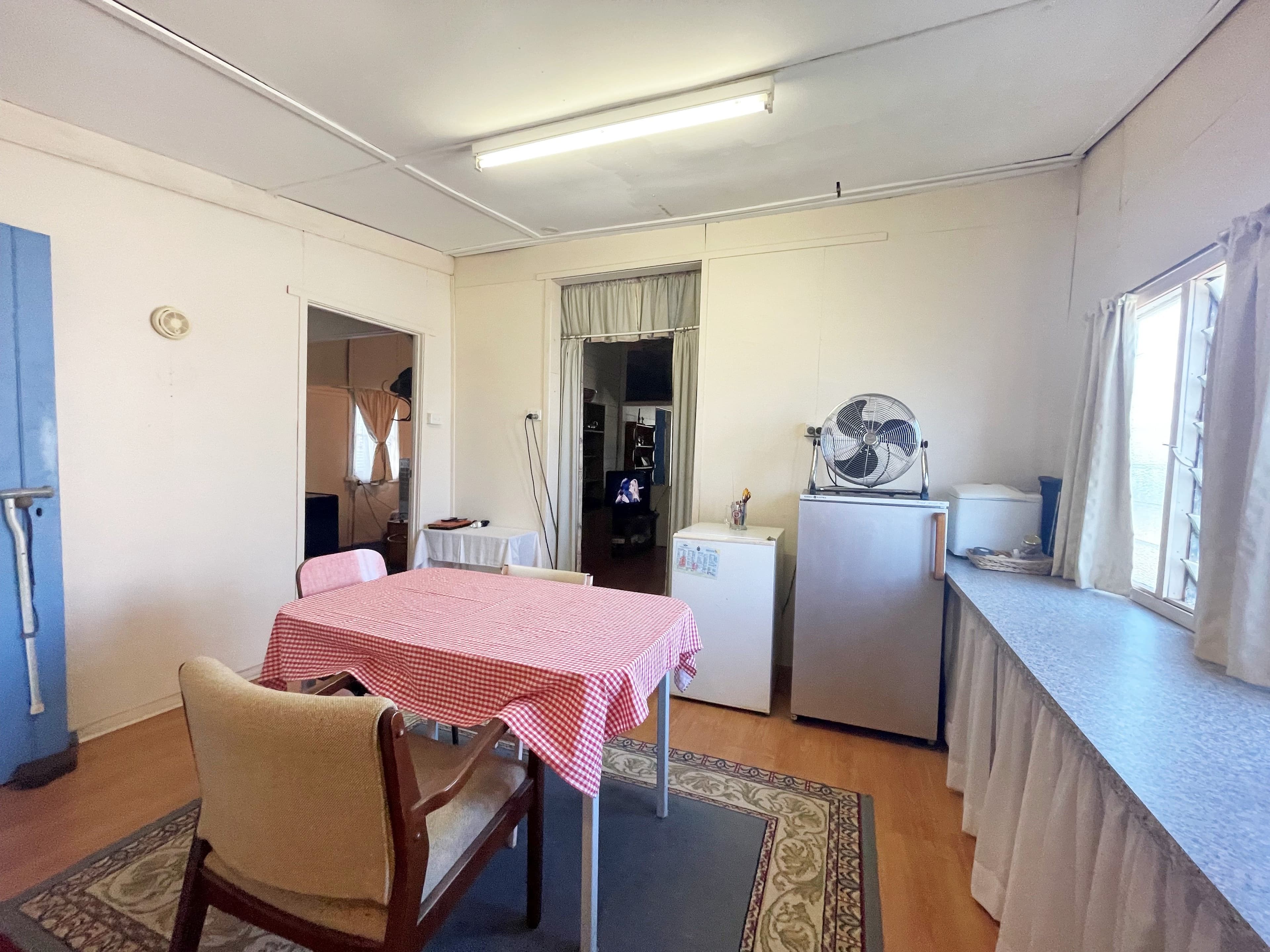 118 Ash Street, Barcaldine QLD 4725, Barcaldine - Thumbnail 5