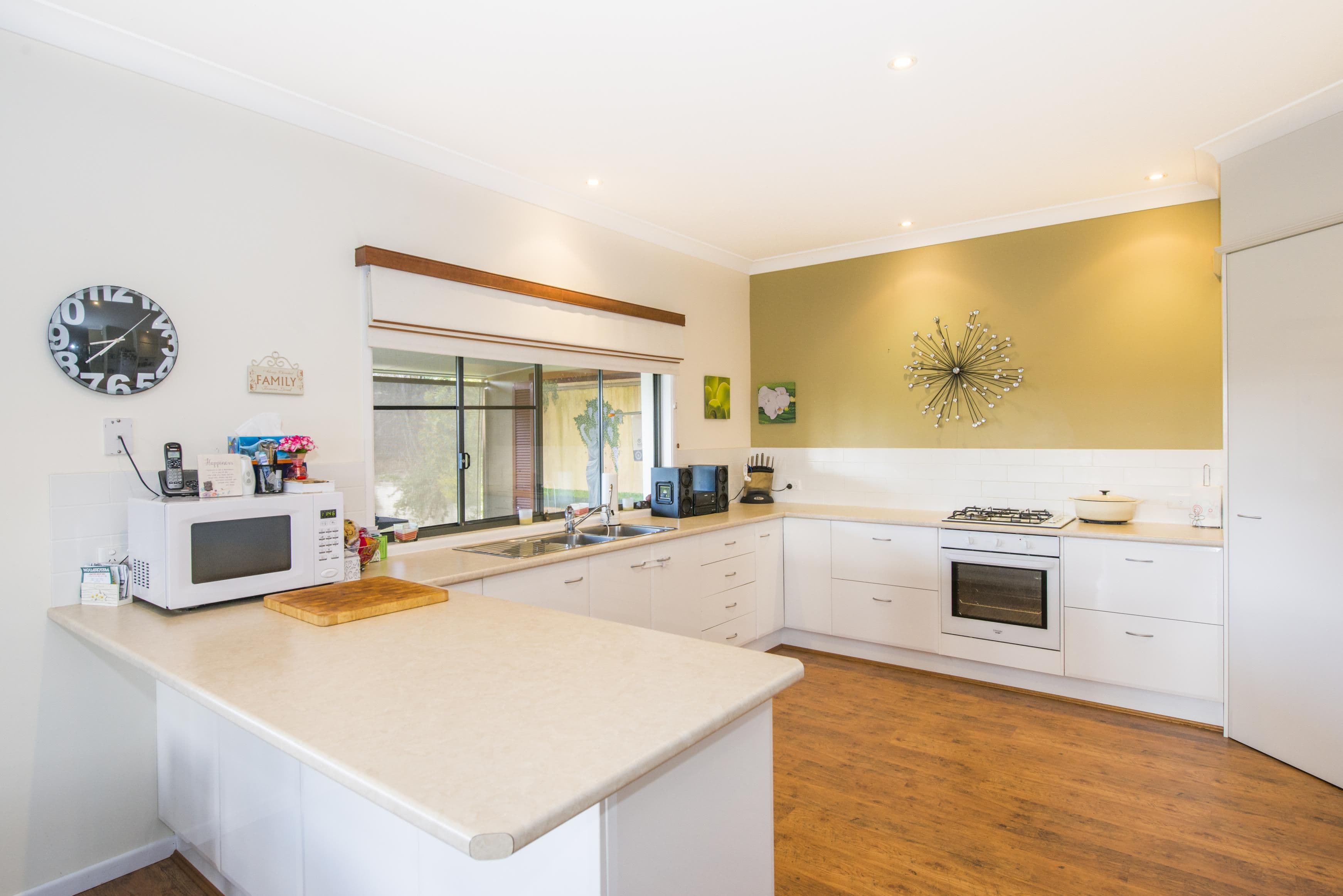 64 Bulwer Street, TENTERFIELD NSW 2372, Tenterfield - Thumbnail 3