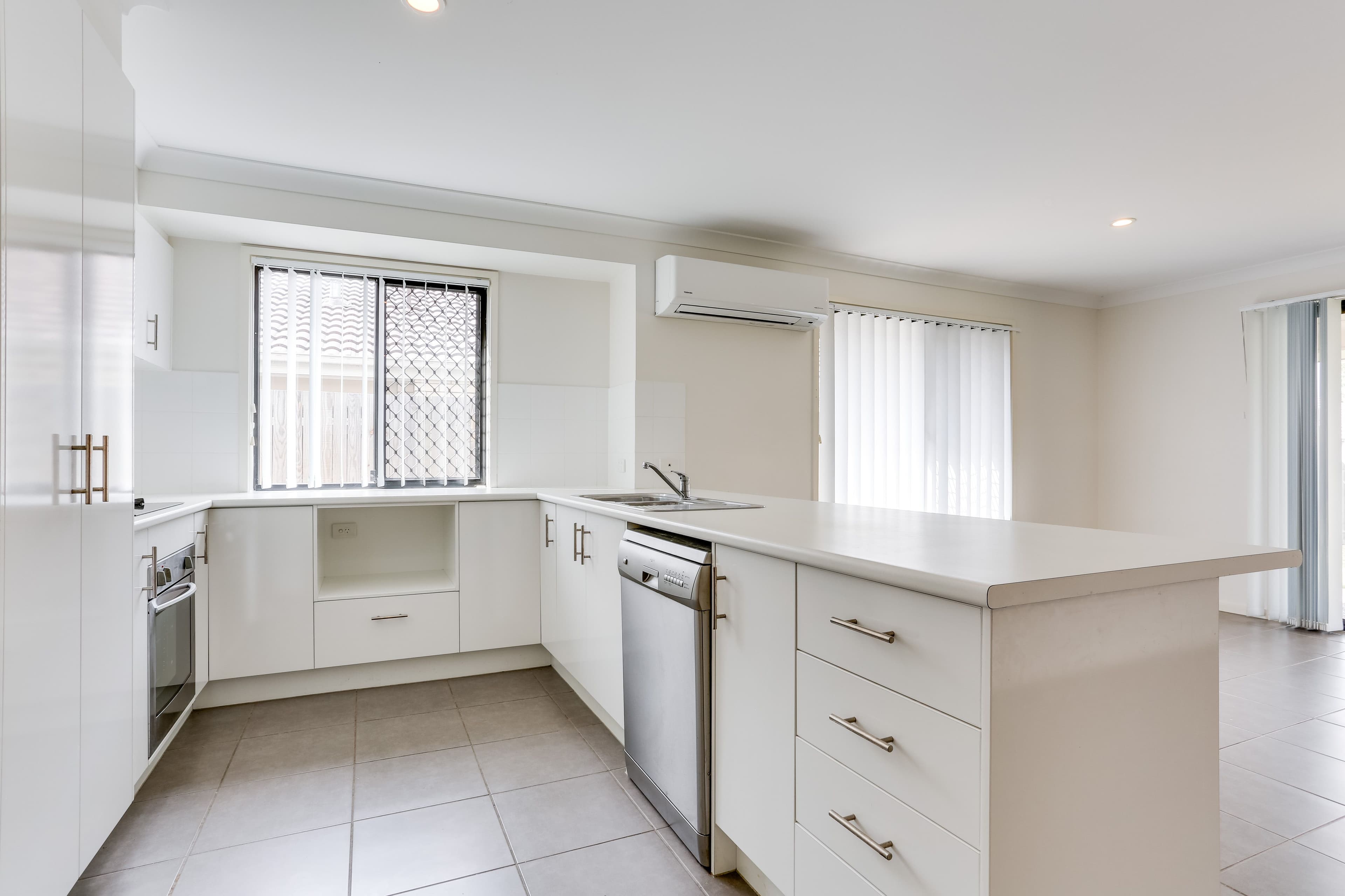 65 Casuarina Circuit, Heathwood QLD 4110, Heathwood - Thumbnail 5
