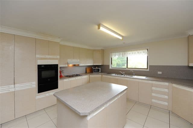11 King Street, KINGSTHORPE QLD 4400, Kingsthorpe - Thumbnail 2