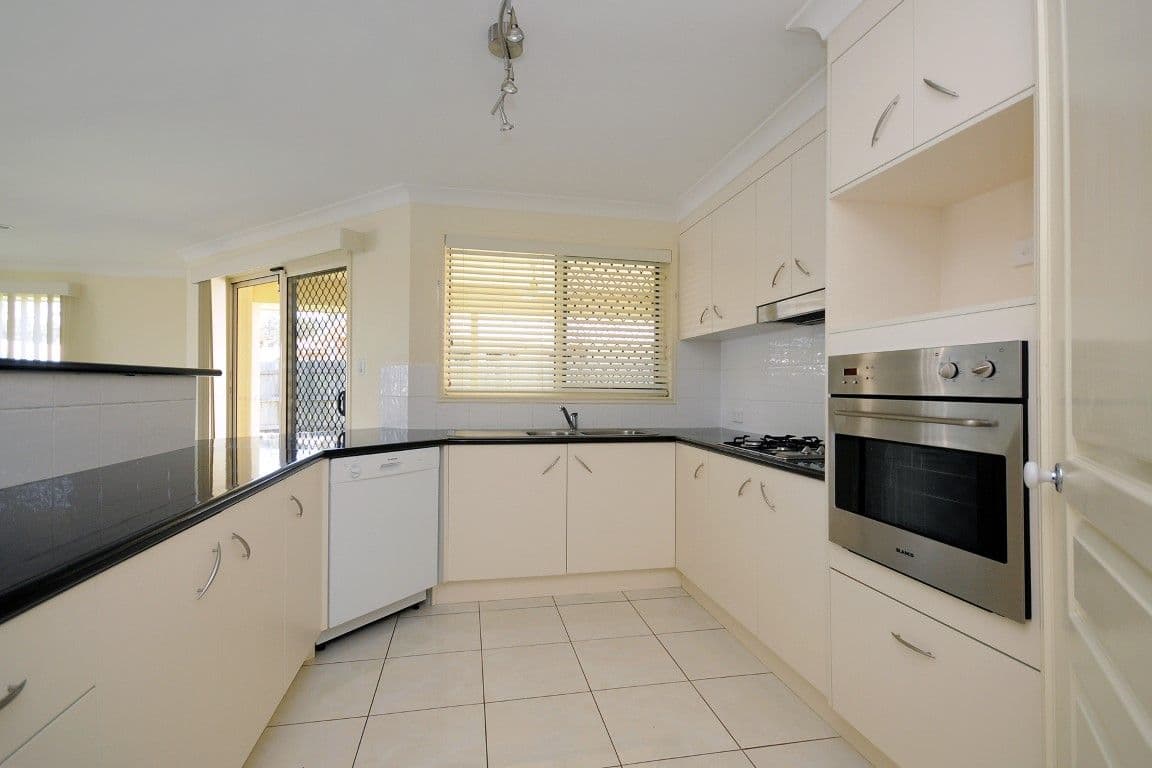 17 Currawong Street, RANGEVILLE QLD 4350, Rangeville - Thumbnail 2