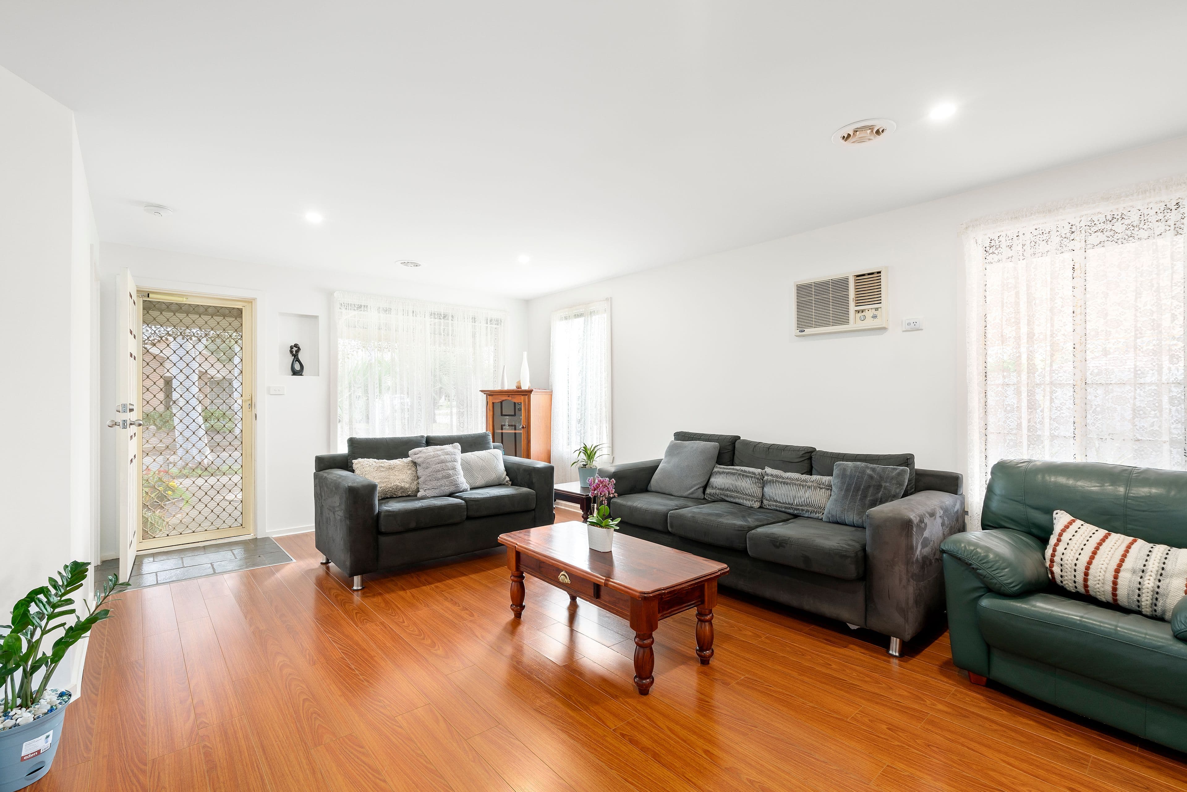 14 Xavier Court, Sunbury VIC 3429, Sunbury - Thumbnail 2
