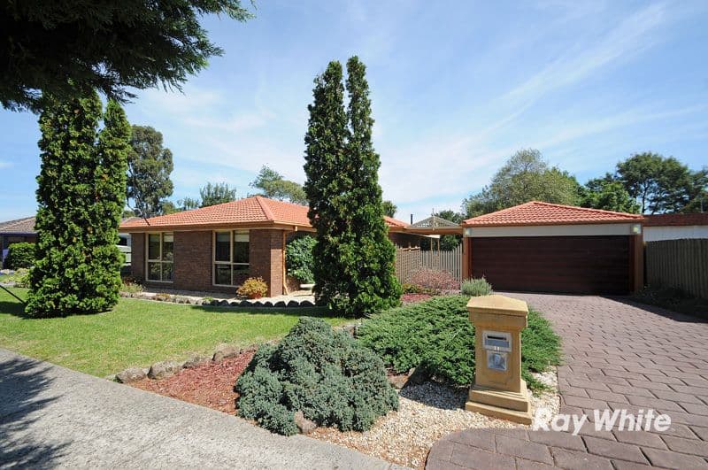 11 Glenbourne Road, CRANBOURNE VIC 3977, Cranbourne - Thumbnail 2