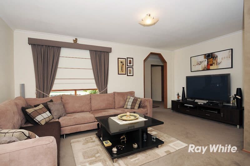 11 Glenbourne Road, CRANBOURNE VIC 3977, Cranbourne - Thumbnail 4