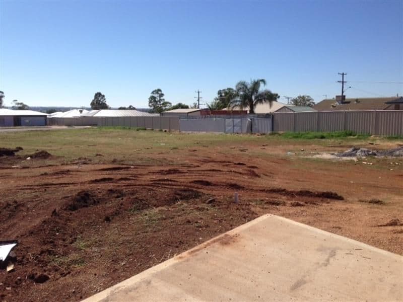 24 Spears Drive, DUBBO NSW 2830, Dubbo - Thumbnail 2