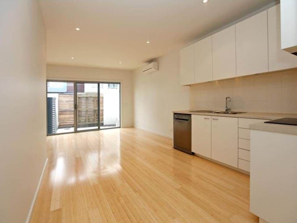 8 Waxflower Crescent, Bundoora VIC 3083, Bundoora - Thumbnail 2
