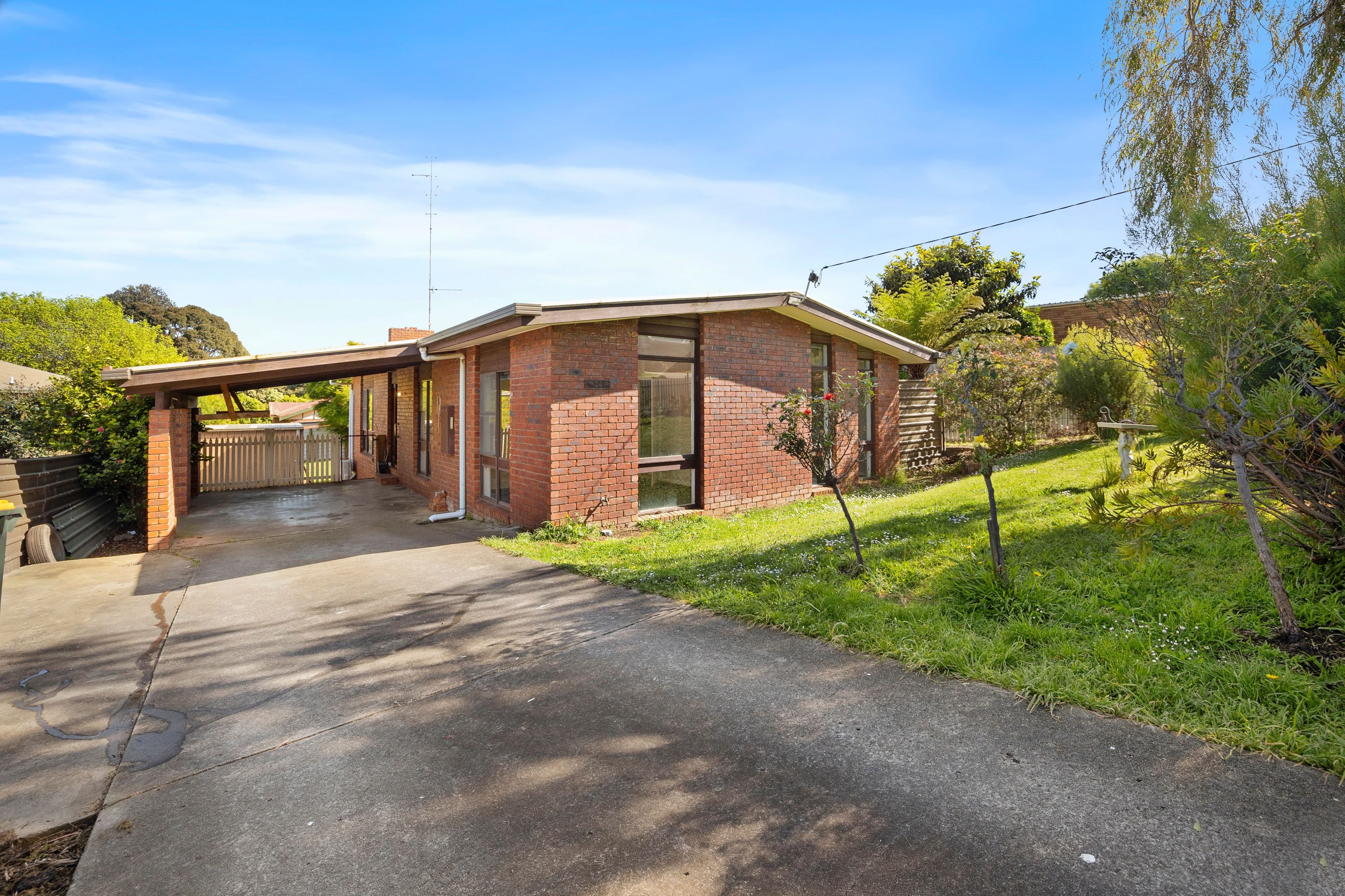 24 Bellingham Street, Leongatha VIC 3953, Leongatha - Image 1