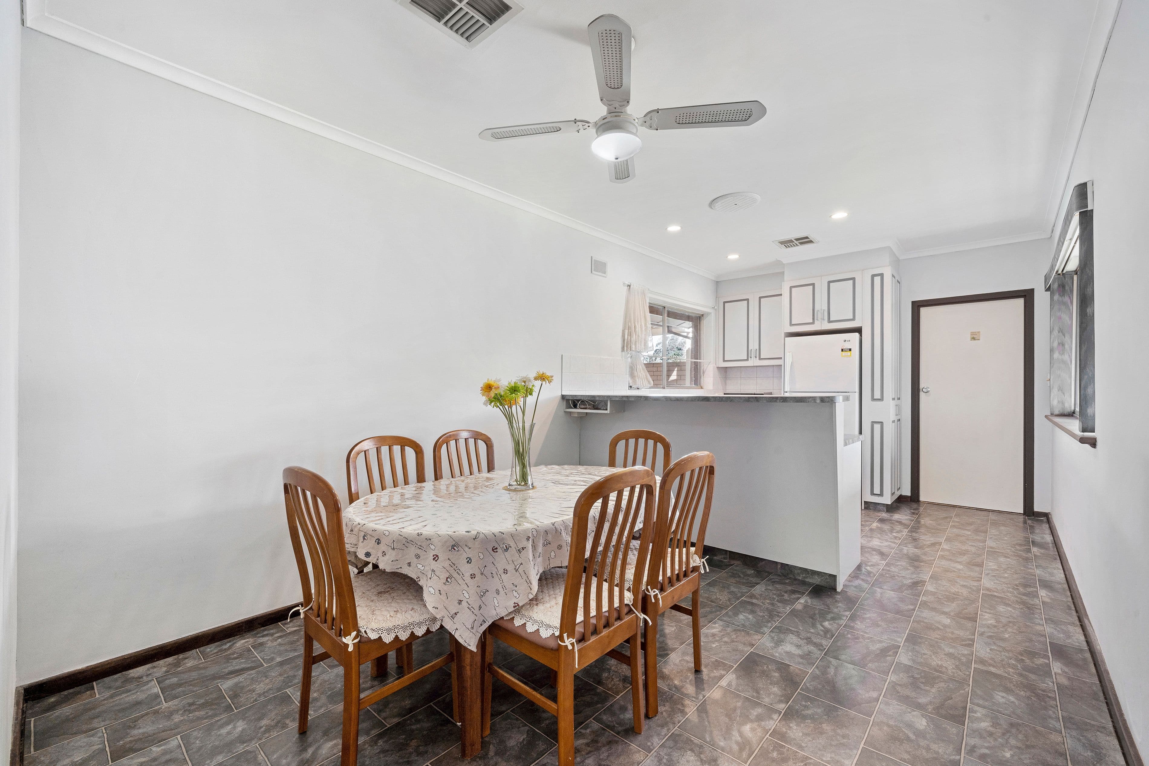 42 Meath Avenue, Salisbury Downs SA 5108, Salisbury Downs - Thumbnail 5
