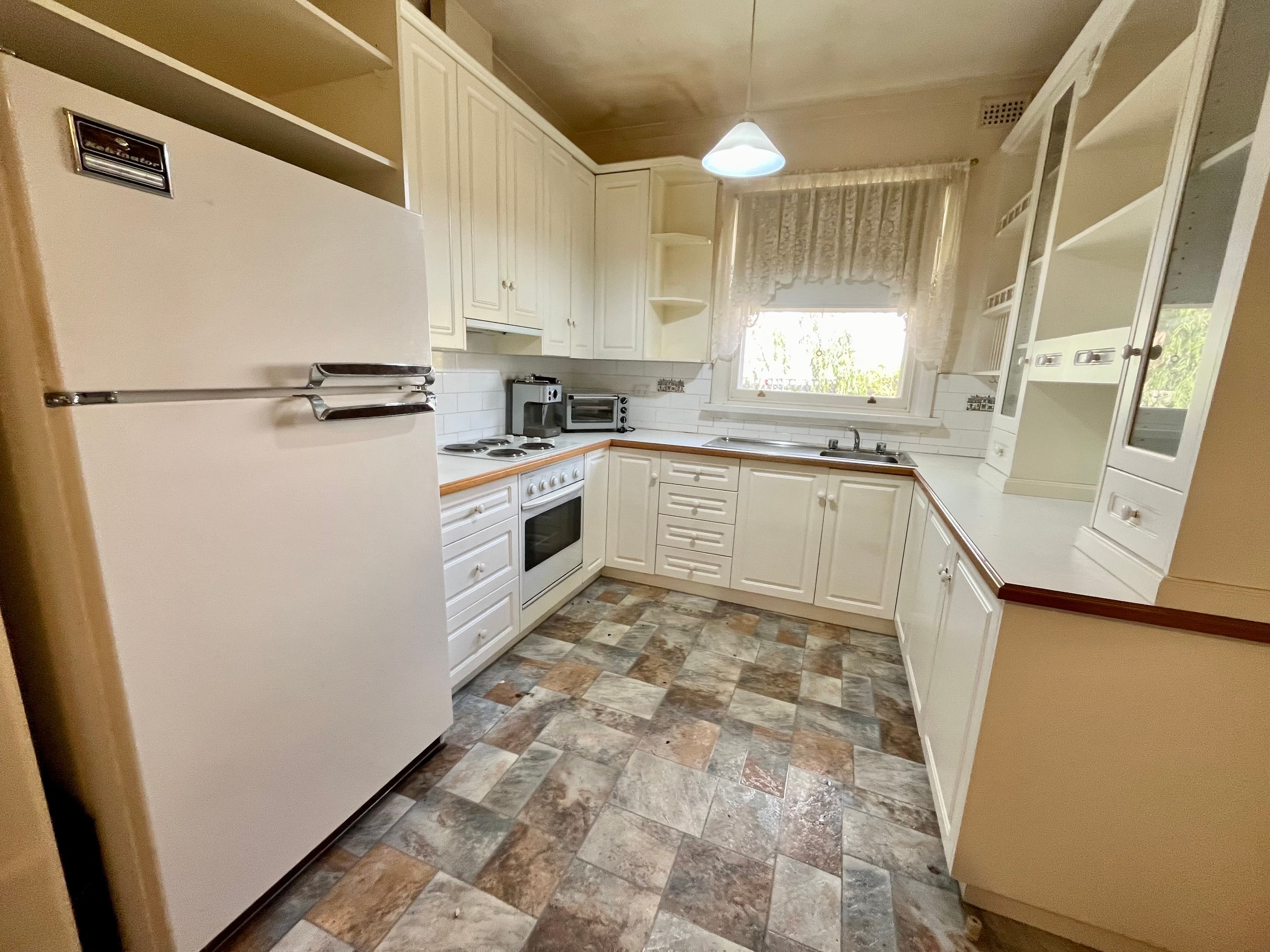 3 Elizabeth Avenue, Bordertown SA 5268, Bordertown - Thumbnail 2