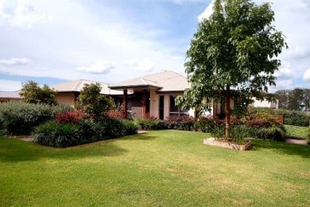 17 Manooka Crescent, HIGHFIELDS QLD 4352, Highfields - Thumbnail 2