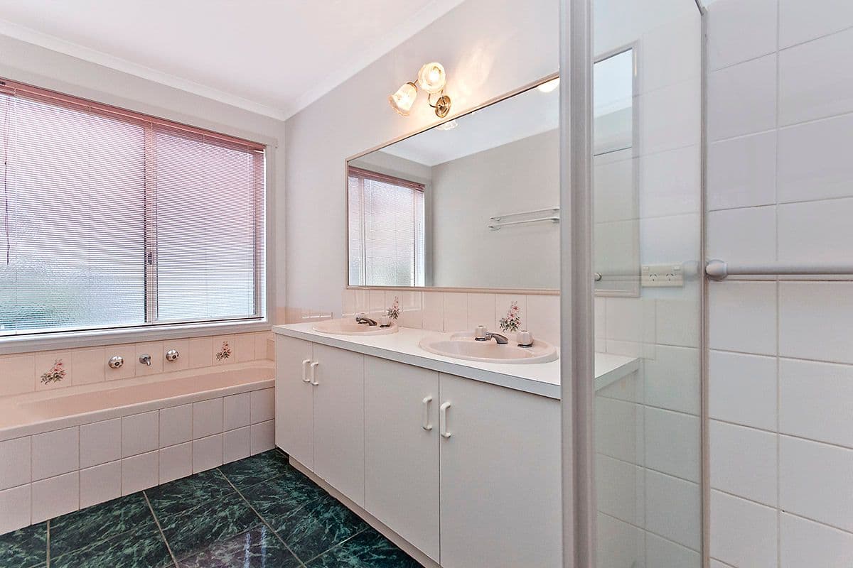 4 Melanesia Court, Warrnambool VIC 3280, Warrnambool - Thumbnail 5