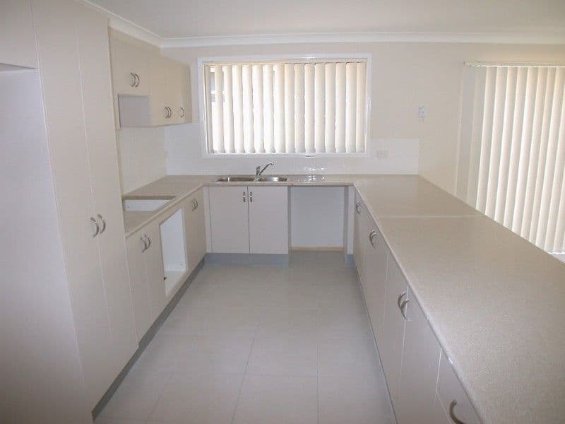 13 Greenhaven Circuit, WOONGARRAH NSW 2259, Woongarrah - Thumbnail 4