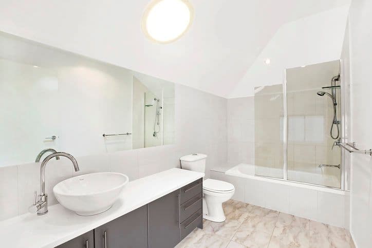 9 Sherwood Court, DONCASTER EAST VIC 3109, Doncaster East - Thumbnail 4