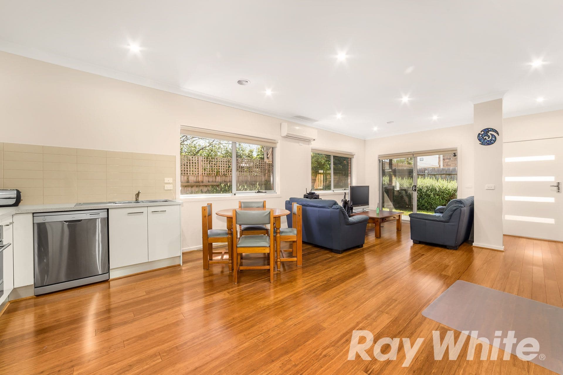 8 Wattle Drive, Watsonia VIC 3087, Watsonia - Thumbnail 2