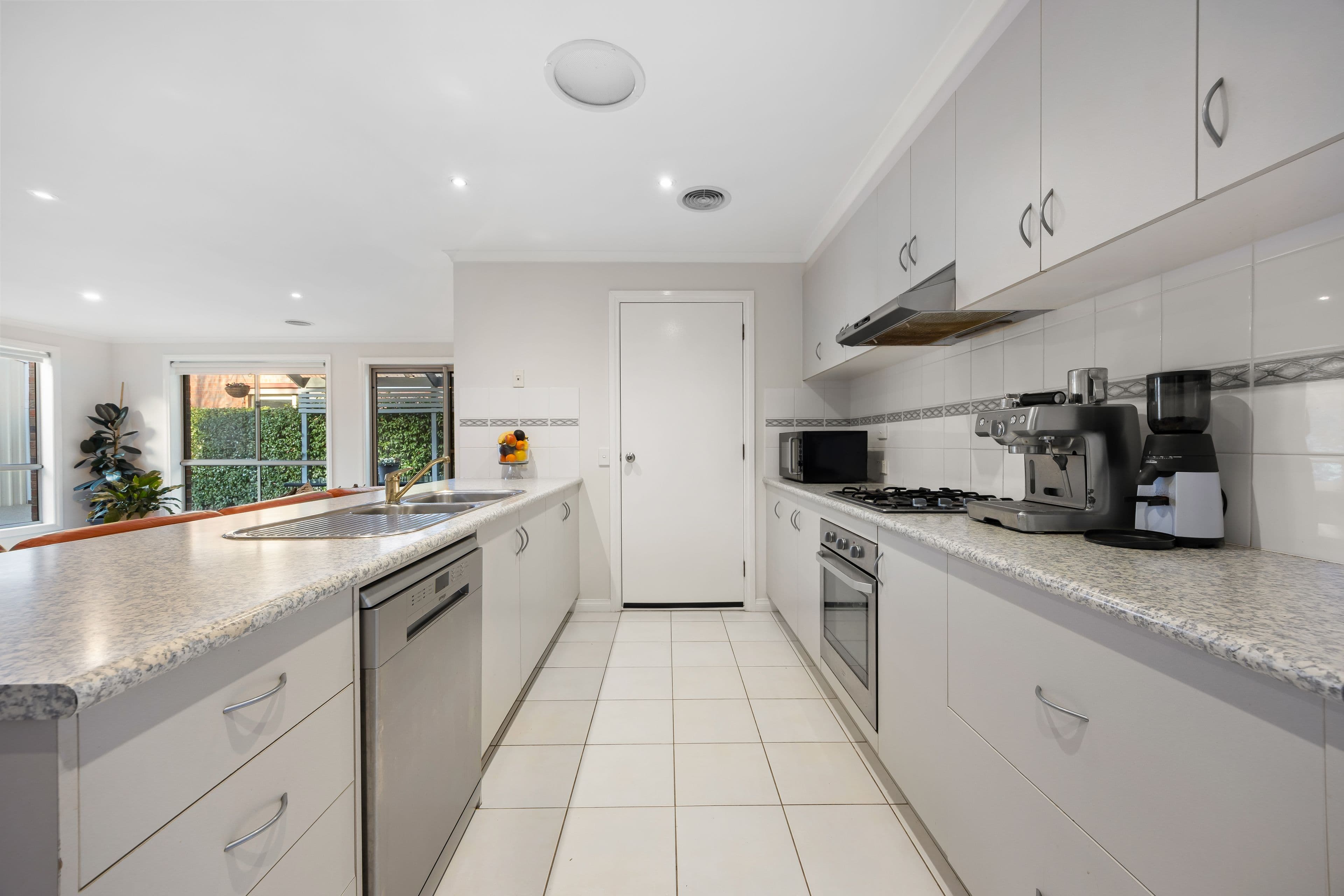 76 Lake Gardens Avenue, Lake Gardens VIC 3355, Lake Gardens - Thumbnail 4
