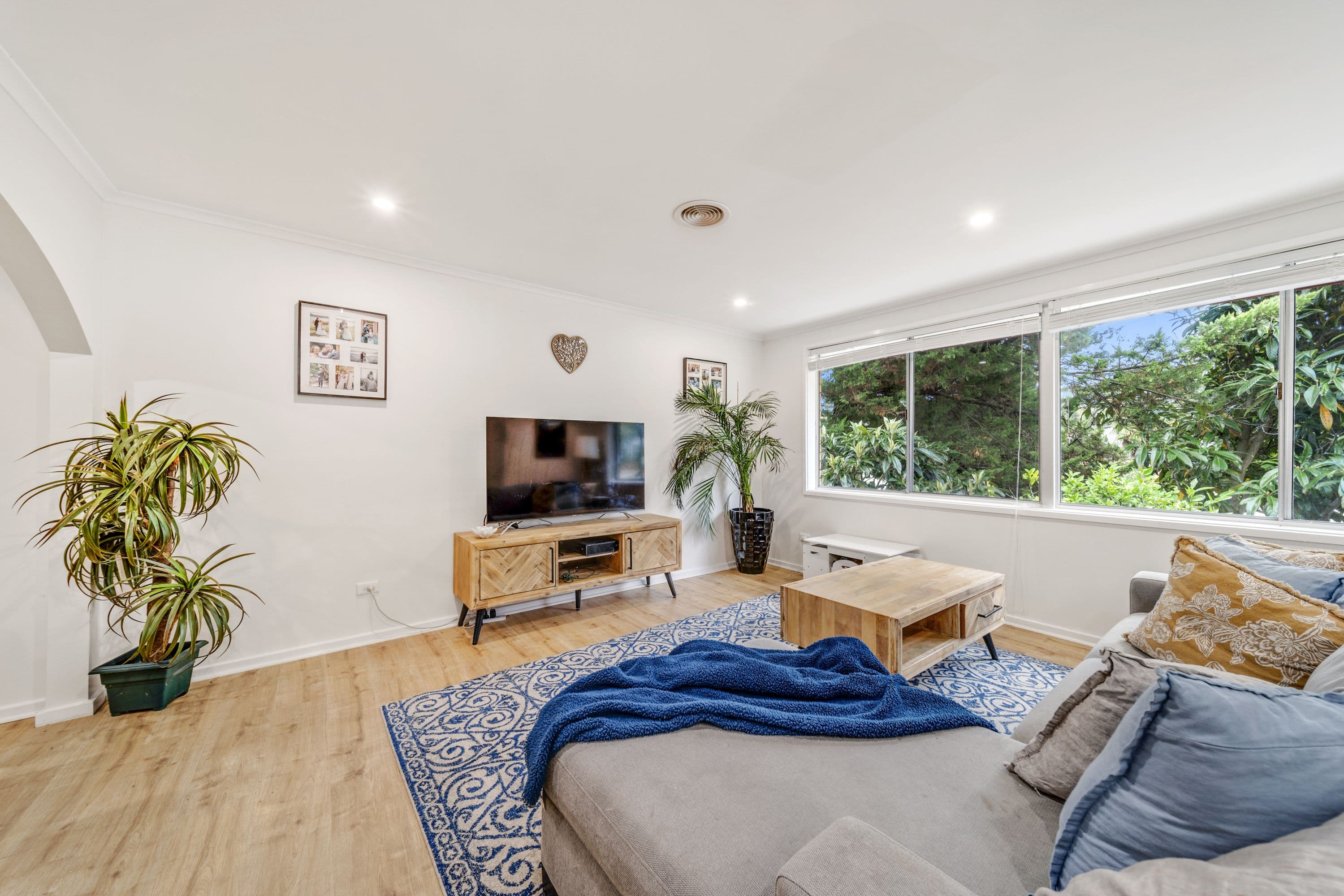 1 Phoenix Place, Giralang ACT 2617, Giralang - Thumbnail 2
