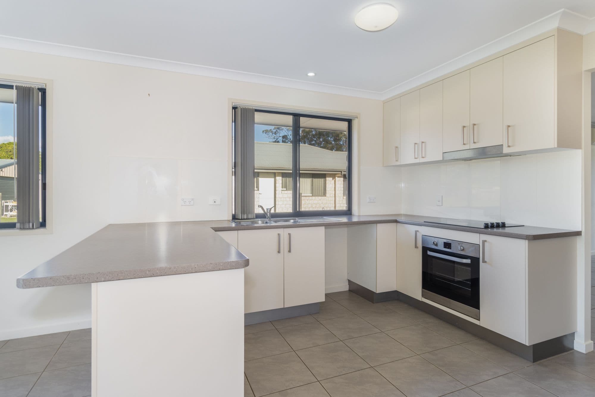 59 Hunter Street, Torbanlea QLD 4662, Torbanlea - Thumbnail 2