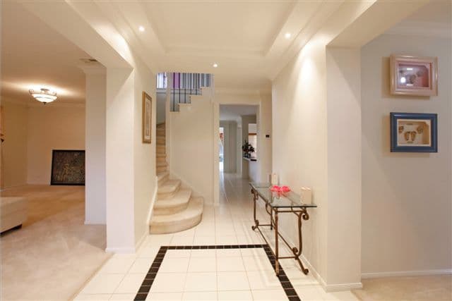 9 Lakeside Drive, ROXBURGH PARK VIC 3064, Roxburgh Park - Thumbnail 2