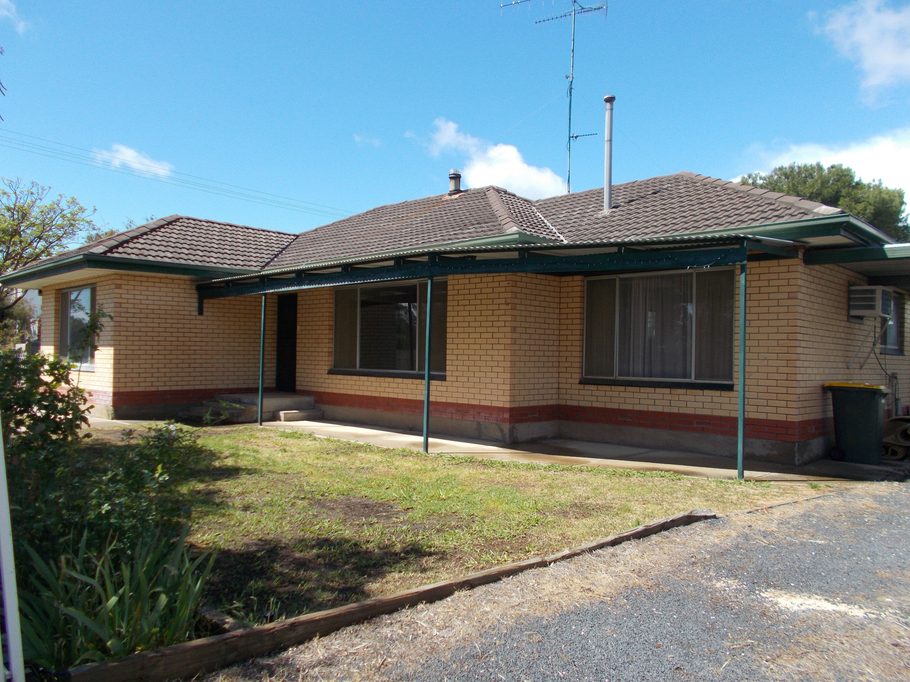 12 Oliver Street, Bordertown SA 5268, Bordertown - Image 1