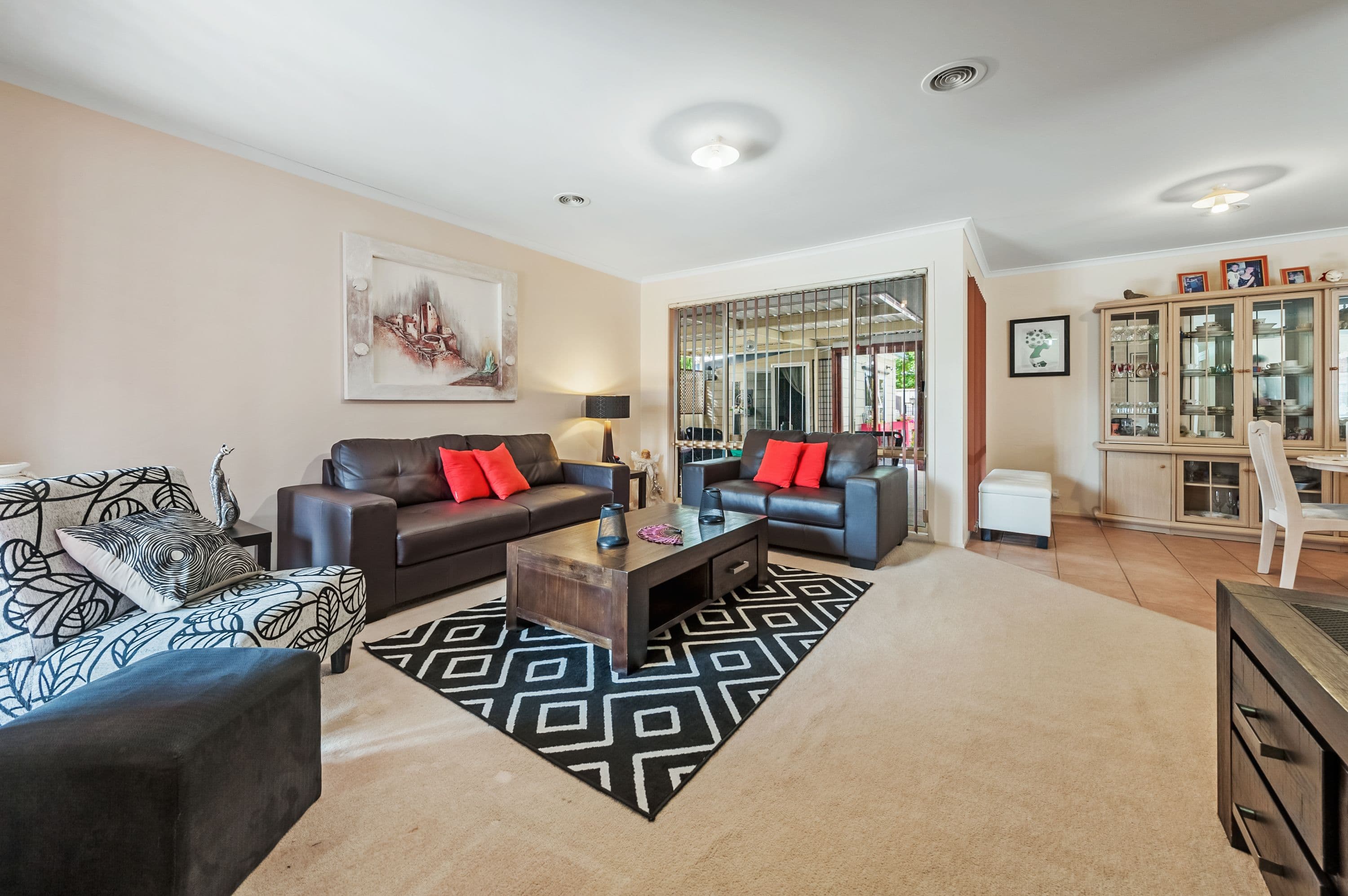 10 Parkin Avenue, Caroline Springs VIC 3023, Caroline Springs - Thumbnail 4