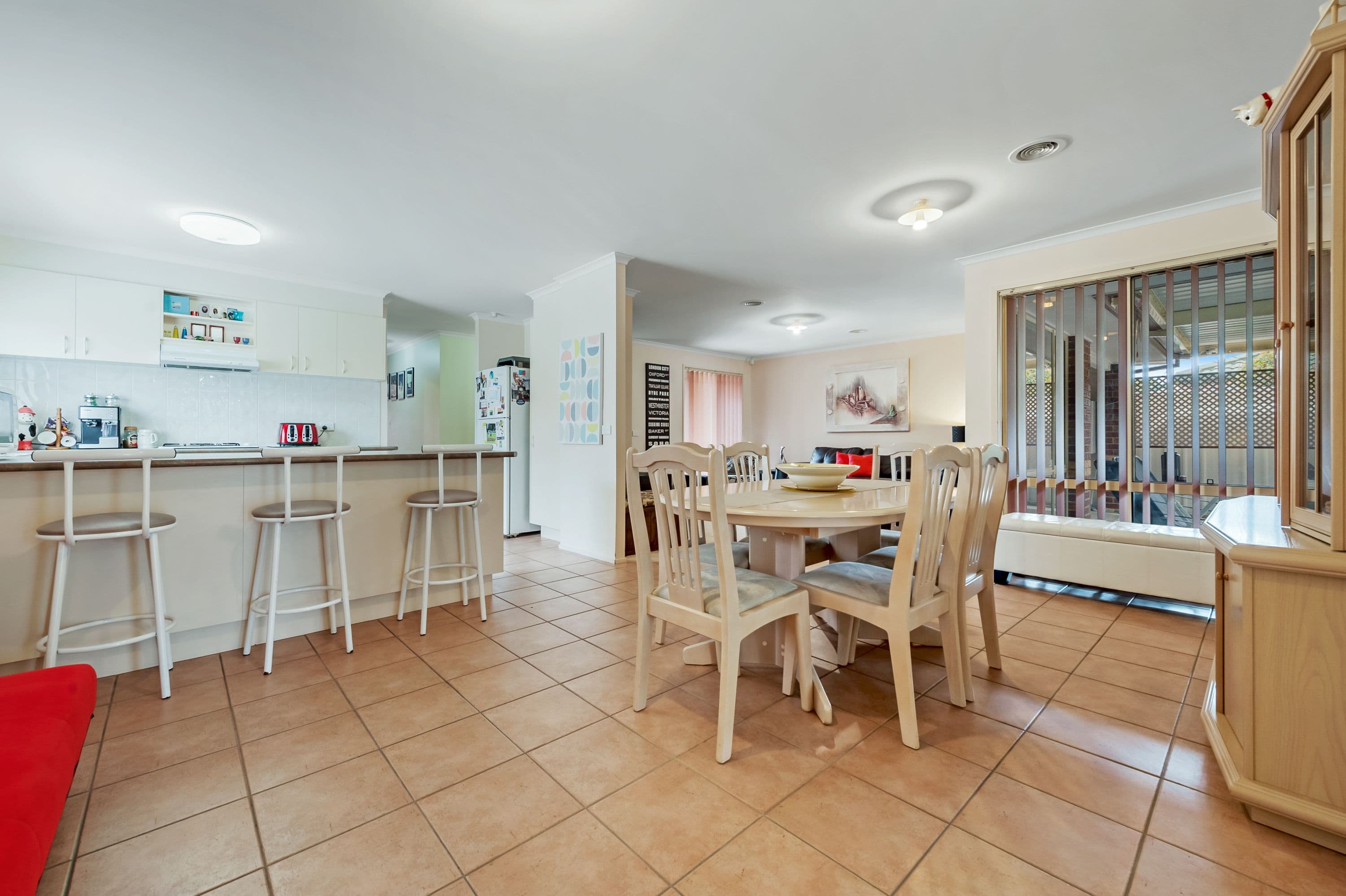 10 Parkin Avenue, Caroline Springs VIC 3023, Caroline Springs - Thumbnail 6